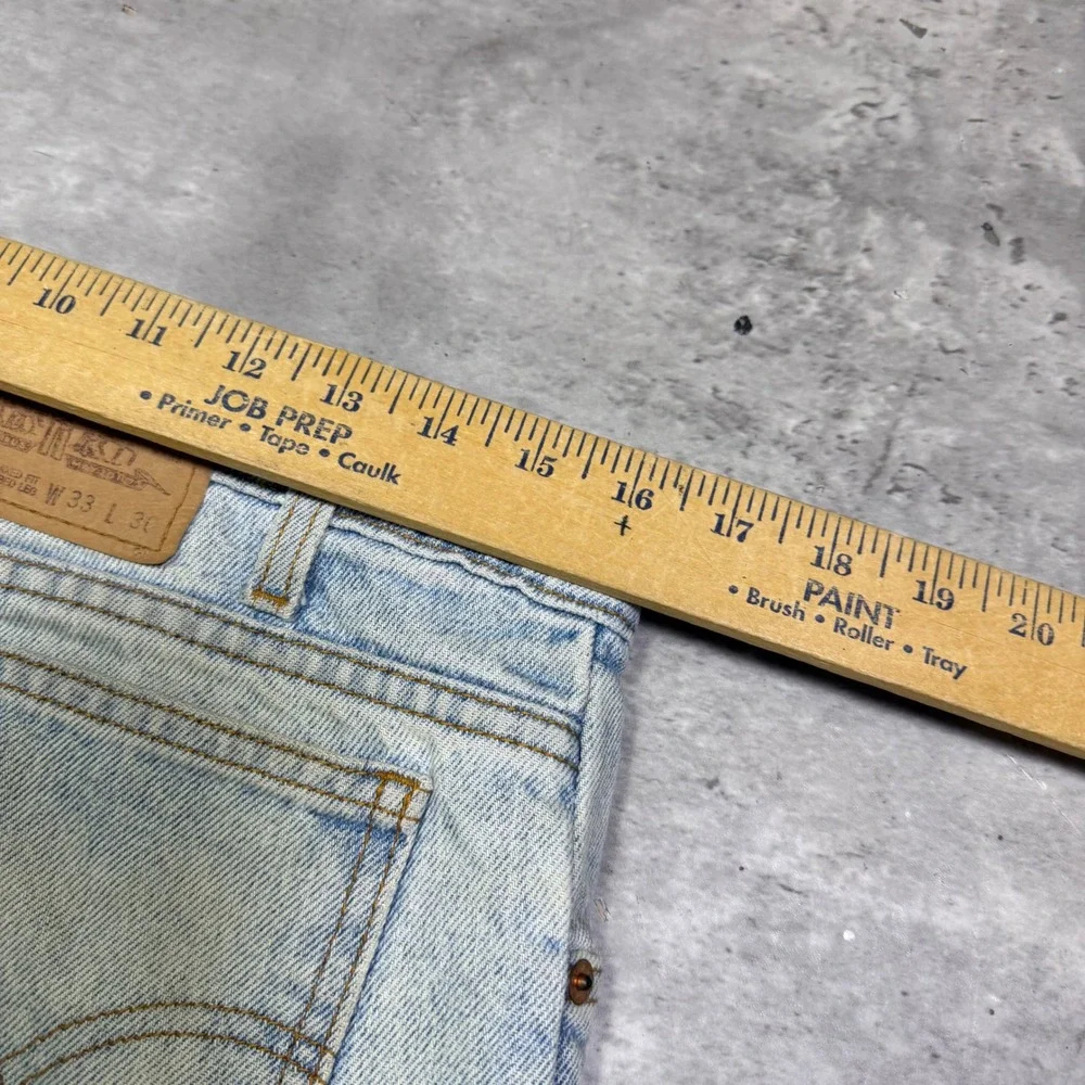 Vintage Levis 550 Orange Tab Relaxed Fit Tapered Leg Light Wash Jeans 33x30